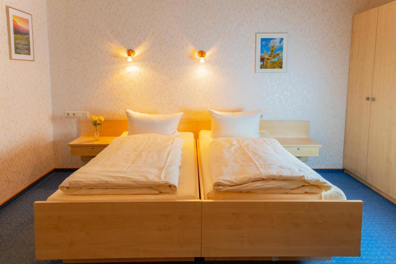Christliche Gaestehaeuser Weinstrasse Neustadt an der Weinstraße 외부 사진