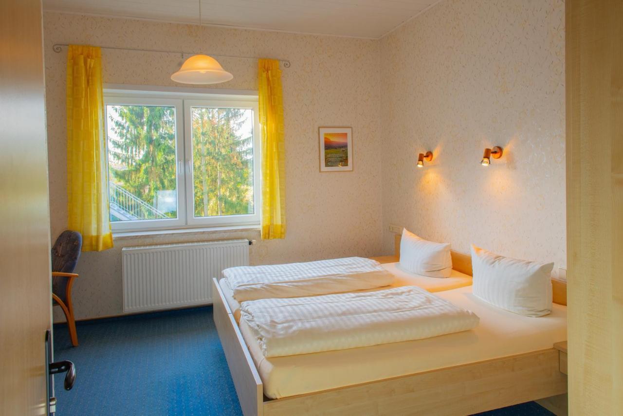 Christliche Gaestehaeuser Weinstrasse Neustadt an der Weinstraße 외부 사진