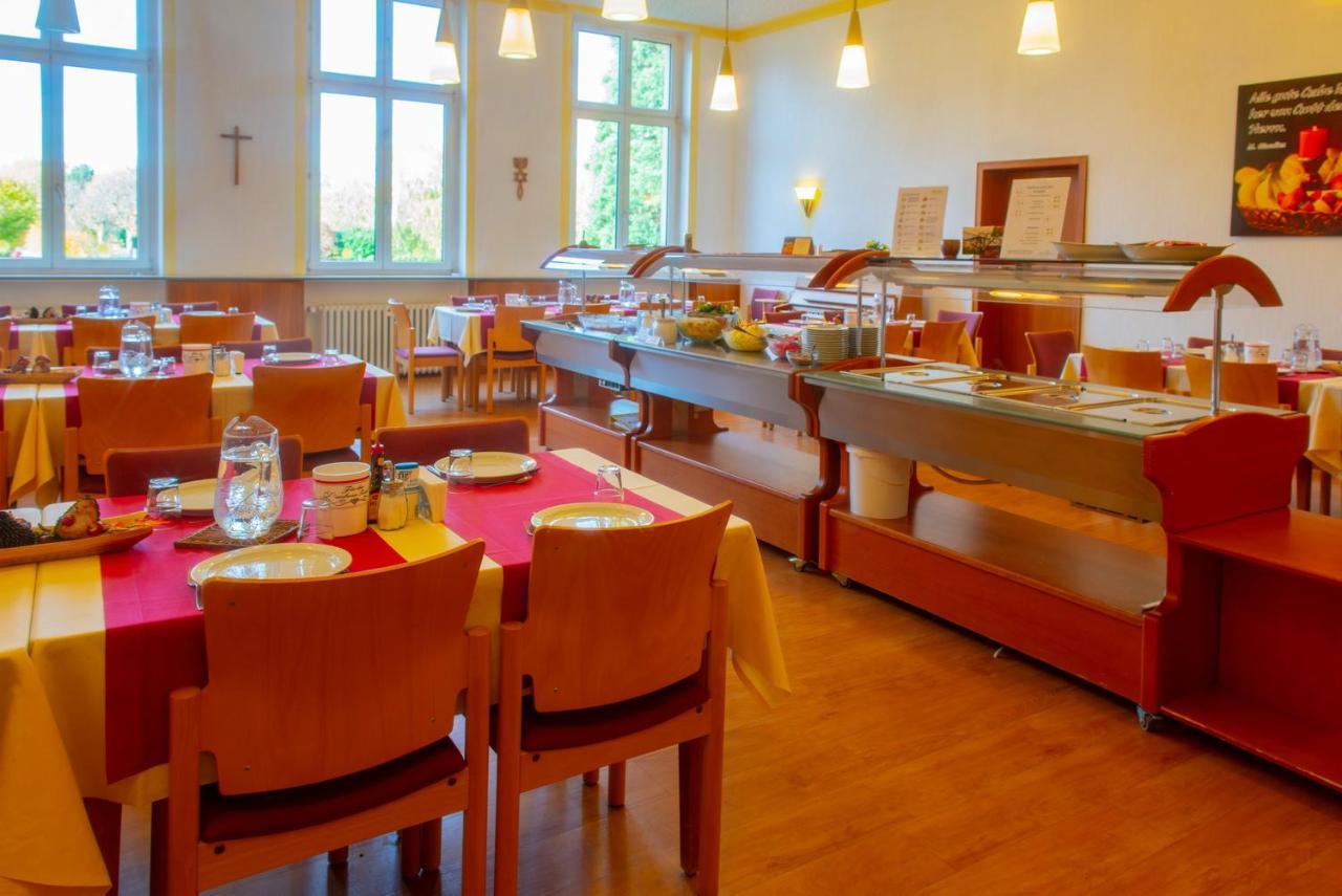Christliche Gaestehaeuser Weinstrasse Neustadt an der Weinstraße 외부 사진
