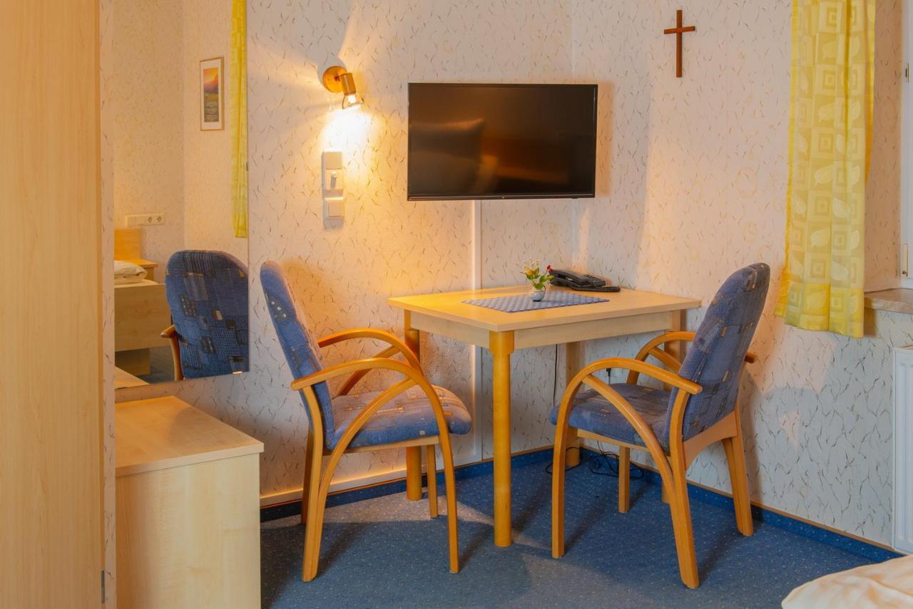 Christliche Gaestehaeuser Weinstrasse Neustadt an der Weinstraße 외부 사진