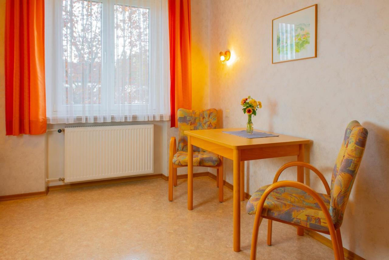 Christliche Gaestehaeuser Weinstrasse Neustadt an der Weinstraße 외부 사진
